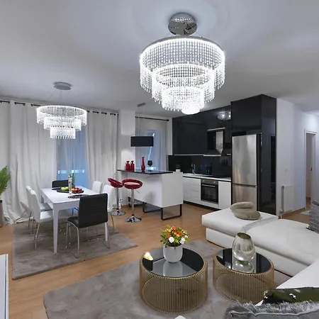 Elegant In Glyfada Apartment *